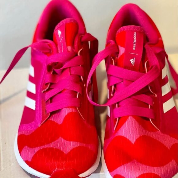 Adidas x Marimekko Size 10 women’s - Picture 4 of 5